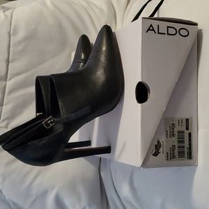 Women's Black Leather Heel, Size 7.5 from Aldo